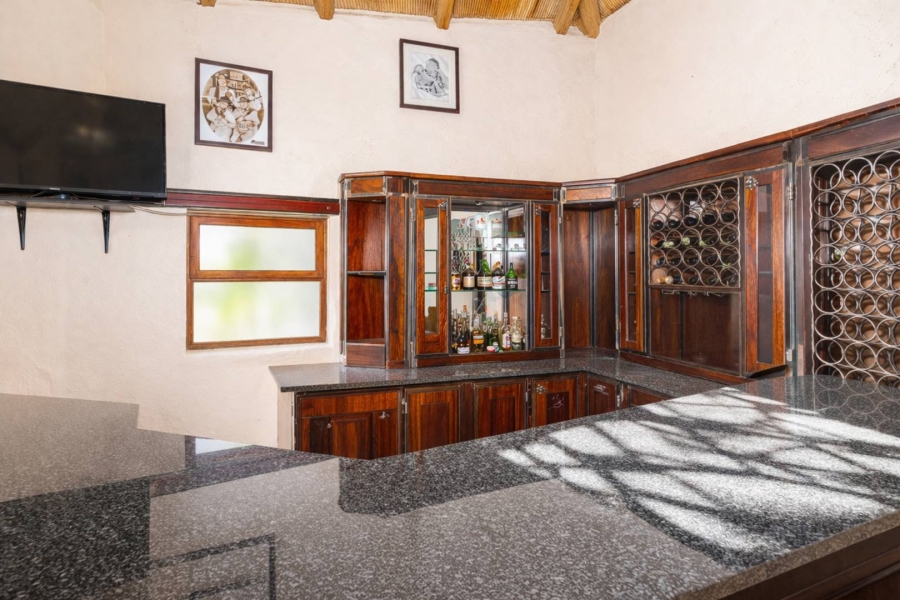 To Let 5 Bedroom Property for Rent in Melodie North West